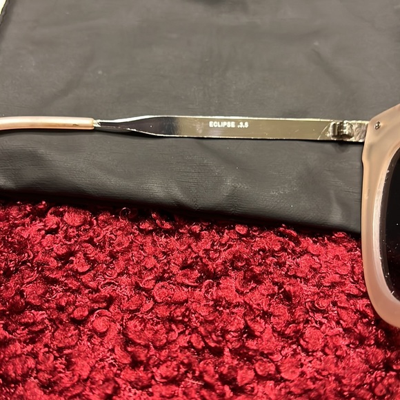 Quay Australia at Eye Sunglasses Lens Cat 3 - Picture 10 of 13